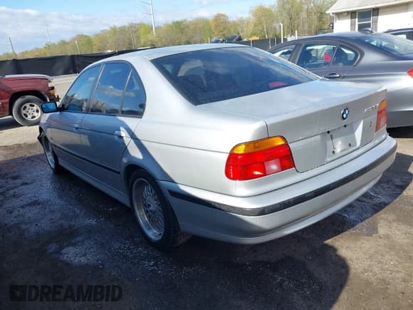 ✅ 2000 BMW 5 Series 528i • VIN: WBADM6346YGU23446 • Lot: 41988536. Listed on IAAI with 125,185 mi. Free auction sales archive from the USA and detailed vehicle history report at DreamBid. Image 3.