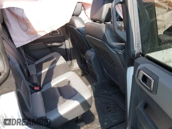 ✅ 2024 Ford Bronco Big Bend • VIN: 1FMDE7BH5RLA14689 • Lot: 42709835. Wystawiony na IAAI z przebiegiem 19 259 mil. Bezpłatny archiwum sprzedaży aukcyjnych z USA i szczegółowy raport historii pojazdu na DreamBid. Zdjęcie 8.