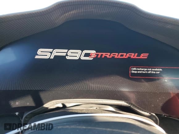 ✅ 2022 Ferrari SF90 • VIN: ZFF95NLA6N0276511 • Lot: 45742815. Wystawiony na Copart z przebiegiem Nie podano. Bezpłatny archiwum sprzedaży aukcyjnych z USA i szczegółowy raport historii pojazdu na DreamBid. Zdjęcie 9.