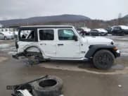 ✅ 2021 Jeep Wrangler Unlimited Sport Altitude • VIN: 1C4HJXDG2MW791599 • Lot: 41235427. Wystawiony na IAAI z przebiegiem 47 220 mil. Bezpłatny archiwum sprzedaży aukcyjnych z USA i szczegółowy raport historii pojazdu na DreamBid. Zdjęcie 14.