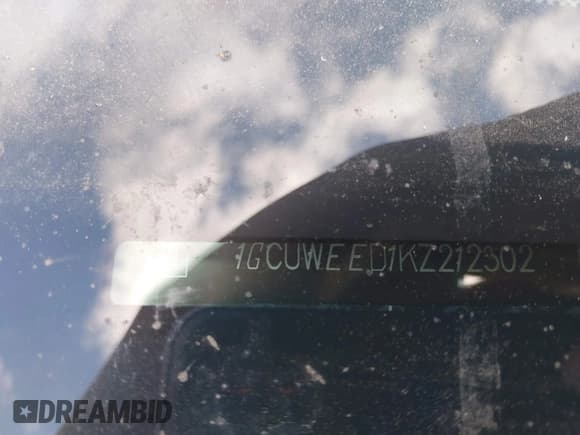 ✅ 2019 Chevrolet Silverado 1500 LTZ • VIN: 1GCUWEED1KZ212302 • Lot: 43483270. Wystawiony na IAAI z przebiegiem Nie podano. Bezpłatny archiwum sprzedaży aukcyjnych z USA i szczegółowy raport historii pojazdu na DreamBid. Zdjęcie 9.