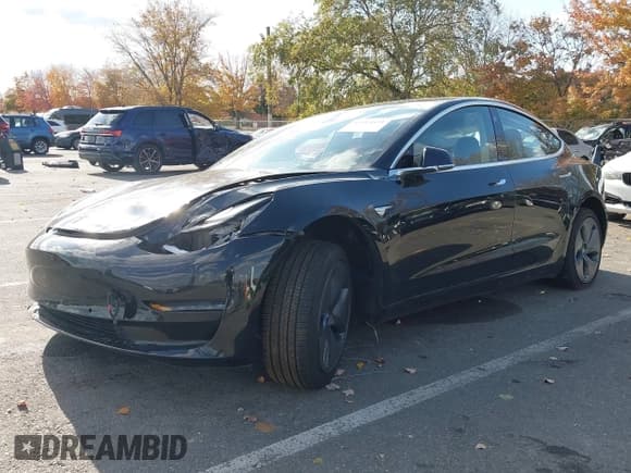 ✅ 2020 Tesla Model 3 Standard Range Plus • VIN: 5YJ3E1EA2LF633689 • Lot: 43514531. Wystawiony na IAAI z przebiegiem 46 690 mil. Bezpłatny archiwum sprzedaży aukcyjnych z USA i szczegółowy raport historii pojazdu na DreamBid. Zdjęcie 2.