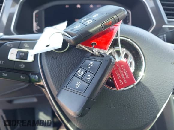 ✅ 2020 Volkswagen Tiguan SE • VIN: 3VV2B7AX0LM125607 • Lot: 43506953. Listed on IAAI with 80,746 mi. Free auction sales archive from the USA and detailed vehicle history report at DreamBid. Image 11.