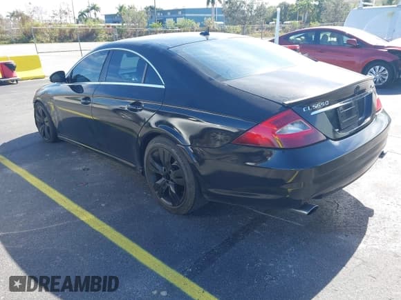 ✅ 2007 Mercedes-Benz CLS 550 • VIN: WDDDJ72XX7A096053 • Lot: 41358069. Wystawiony na IAAI z przebiegiem 152 940 mil. Bezpłatny archiwum sprzedaży aukcyjnych z USA i szczegółowy raport historii pojazdu na DreamBid. Zdjęcie 3.