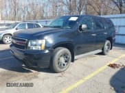 ✅ 2014 Chevrolet Tahoe Commercial • VIN: 1GNLC2E0XER158929 • Lot: 43623990. Wystawiony na IAAI z przebiegiem 150 104 mil. Bezpłatny archiwum sprzedaży aukcyjnych z USA i szczegółowy raport historii pojazdu na DreamBid. Zdjęcie 2.
