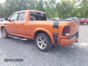 ✅ 2010 Dodge 1500 ST • VIN: 1D7RV1GT8AS212350 • Lot: 42648253. Wystawiony na IAAI z przebiegiem 118 713 mil. Bezpłatny archiwum sprzedaży aukcyjnych z USA i szczegółowy raport historii pojazdu na DreamBid. Zdjęcie 3.