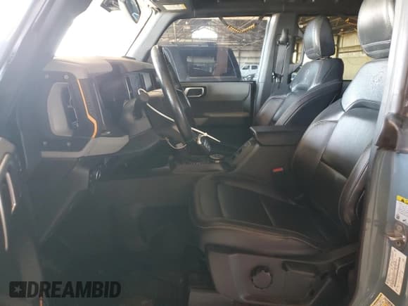 ✅ 2023 Ford Bronco • VIN: 1FMEE5DP3PLA85674 • Lot: 54697645. Wystawiony na Copart z przebiegiem 16 548 mil. Bezpłatny archiwum sprzedaży aukcyjnych z USA i szczegółowy raport historii pojazdu na DreamBid. Zdjęcie 7.