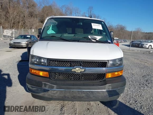 ✅ 2020 Chevrolet Express Passenger LT • VIN: 1GAZGPFG4L1209801 • Lot: 40992985. Listed on IAAI with 96,647 mi. Free auction sales archive from the USA and detailed vehicle history report at DreamBid. Image 12.