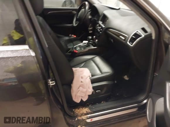 ✅ 2014 Audi Q5 Premium Plus • VIN: WA1DGAFP2EA062874 • Lot: 41684103. Listed on IAAI with 122,666 mi. Free auction sales archive from the USA and detailed vehicle history report at DreamBid. Image 5.