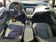 ✅ 2017 Chevrolet Bolt EV Premier • VIN: 1G1FX6S06H4140332 • Lot: 69759294. Wystawiony na Copart z przebiegiem 80 129 mil. Bezpłatny archiwum sprzedaży aukcyjnych z USA i szczegółowy raport historii pojazdu na DreamBid. Zdjęcie 8.