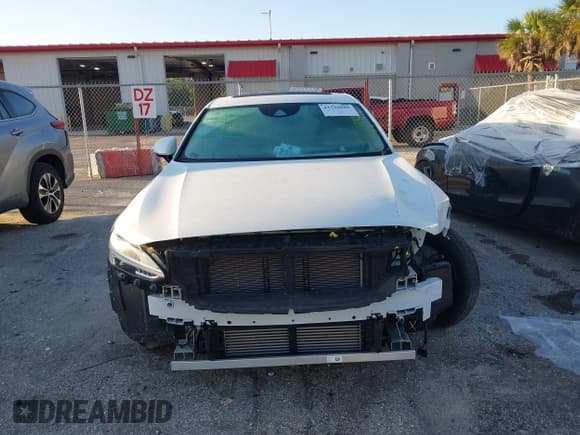 ✅ 2021 Volvo S90 Momentum • VIN: LVYA22MK2MP197958 • Lot: 43510880. Wystawiony na IAAI z przebiegiem 23 962 mil. Bezpłatny archiwum sprzedaży aukcyjnych z USA i szczegółowy raport historii pojazdu na DreamBid. Zdjęcie 6.