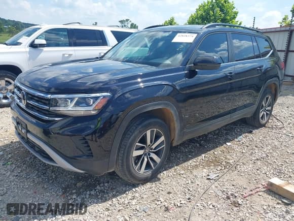 ✅ 2022 Volkswagen Atlas SE • VIN: 1V2LP2CA1NC502304 • Lot: 42828374. Listed on IAAI with 60,782 mi. Free auction sales archive from the USA and detailed vehicle history report at DreamBid. Image 2.