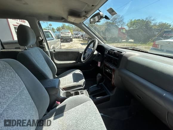 ✅ 2002 Isuzu Rodeo S • VIN: 4S2CK58W124324362 • Lot: 49668045. Wystawiony na Copart z przebiegiem Nie podano. Bezpłatny archiwum sprzedaży aukcyjnych z USA i szczegółowy raport historii pojazdu na DreamBid. Zdjęcie 5.