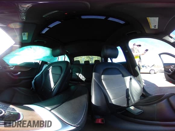 ✅ 2019 Mercedes-Benz C 300 • VIN: WDDWF8EB0KR501850 • Lot: 42513250. Wystawiony na IAAI z przebiegiem 80 143 mil. Bezpłatny archiwum sprzedaży aukcyjnych z USA i szczegółowy raport historii pojazdu na DreamBid. Zdjęcie 18.