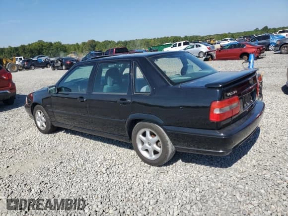 ✅ 1998 Volvo S70 • VIN: YV1LS5547W1475366 • Лот: 84732615. Опубликован ранее на Copart с пробегом 202 911 миль. Бесплатный доступ к архиву аукционных продаж из США и подробный отчёт об истории автомобиля на DreamBid. Изображение 2.