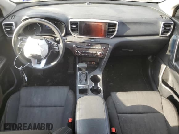 ✅ 2020 Kia Sportage LX • VIN: KNDPM3AC7L7642983 • Лот: 89859245. Опубликован ранее на Copart с пробегом 85 271 миль. Бесплатный доступ к архиву аукционных продаж из США и подробный отчёт об истории автомобиля на DreamBid. Изображение 8.