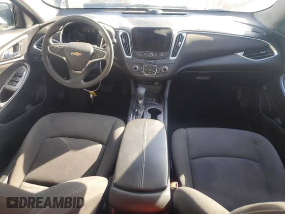 2021 Chevrolet Malibu LT z VIN 1G1ZD5ST5MF030106, wystawiony jako Copart lot #82781775 z przebiegiem 175 065 mil mil oraz Czysty tytuł • Clean title. Historia ofert i sprzedaży dostępna na DreamBid. Obrazek 8.