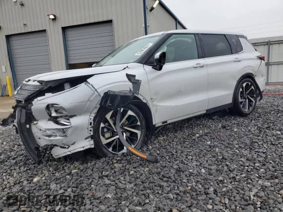 2024 Mitsubishi Outlander SE z VIN JA4J3VA83RZ065022, wystawiony jako Copart lot #90236785 z przebiegiem 34 770 mil mil oraz Czysty tytuł • Clean title. Historia ofert i sprzedaży dostępna na DreamBid. Obrazek 1.