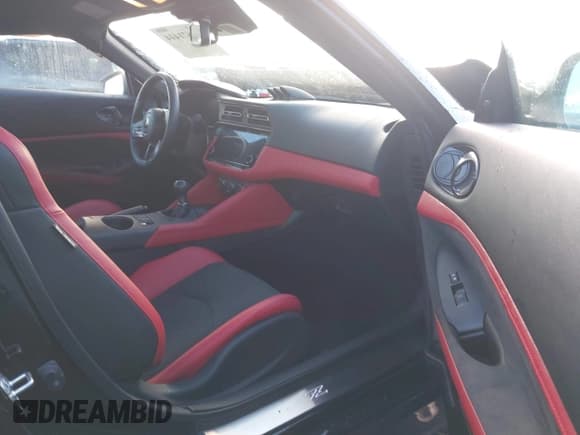 ✅ 2024 Nissan Z Performance • VIN: JN1BZ4BH5RM364352 • Lot: 43671444. Wystawiony na IAAI z przebiegiem 17 571 mil. Bezpłatny archiwum sprzedaży aukcyjnych z USA i szczegółowy raport historii pojazdu na DreamBid. Zdjęcie 5.