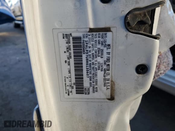 ✅ 1994 Ford Taurus GL • VIN: 1FALP57U8RG135607 • Lot: 88725465. Wystawiony na Copart z przebiegiem 29 729 mil. Bezpłatny archiwum sprzedaży aukcyjnych z USA i szczegółowy raport historii pojazdu na DreamBid. Zdjęcie 12.