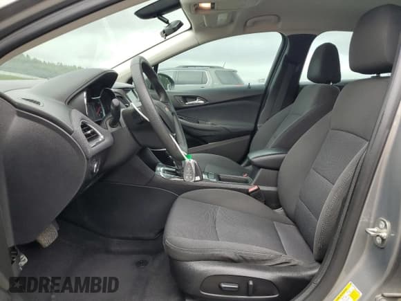 ✅ 2018 Chevrolet Cruze LT • VIN: 1G1BE5SMXJ7246580 • Lot: 81863505. Listed on Copart with 93,506 mi. Free auction sales archive from the USA and detailed vehicle history report at DreamBid. Image 7.