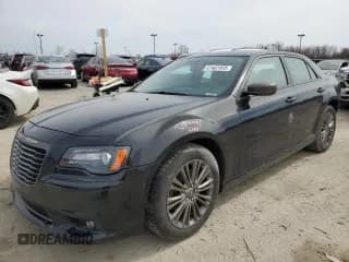 ✅ 2014 Chrysler 300 C John Varvatos Limited Edition • VIN: 2C3CCAJG1EH240297 • Lot: 47407455. Wystawiony na Copart z przebiegiem 73 212 mil. Bezpłatny archiwum sprzedaży aukcyjnych z USA i szczegółowy raport historii pojazdu na DreamBid. Zdjęcie 1.