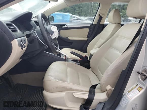 ✅ 2011 Volkswagen Jetta TDI • VIN: 3VW3L7AJ0BM103906 • Лот: 65673955. Опубликован ранее на Copart с пробегом 178 905 миль. Бесплатный доступ к архиву аукционных продаж из США и подробный отчёт об истории автомобиля на DreamBid. Изображение 7.