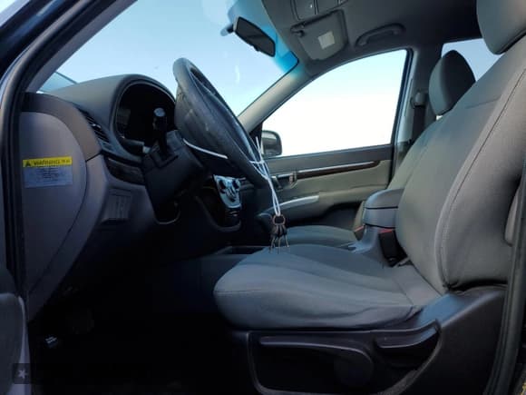 ✅ 2011 Hyundai Santa Fe GLS • VIN: 5XYZG3AB1BG011591 • Lot: 79962094. Listed on Copart with 189,046 mi. Free auction sales archive from the USA and detailed vehicle history report at DreamBid. Image 7.