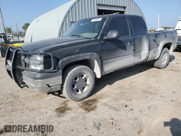 ✅ 2003 Chevrolet Silverado 1500 LS • VIN: 2GCEK19T831126182 • Лот: 71418014. Опубликован ранее на Copart с пробегом 268 105 миль. Бесплатный доступ к архиву аукционных продаж из США и подробный отчёт об истории автомобиля на DreamBid. Изображение 1.