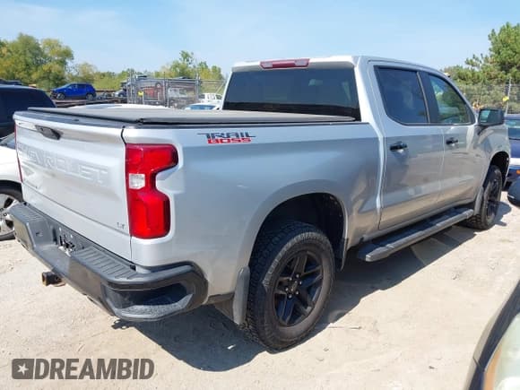 ✅ 2019 Chevrolet Silverado 1500 LT Trail Boss • VIN: 1GCPYFED4KZ180202 • Лот: 43172361. Опубликован ранее на IAAI с пробегом 158 161 миль. Бесплатный доступ к архиву аукционных продаж из США и подробный отчёт об истории автомобиля на DreamBid. Изображение 4.