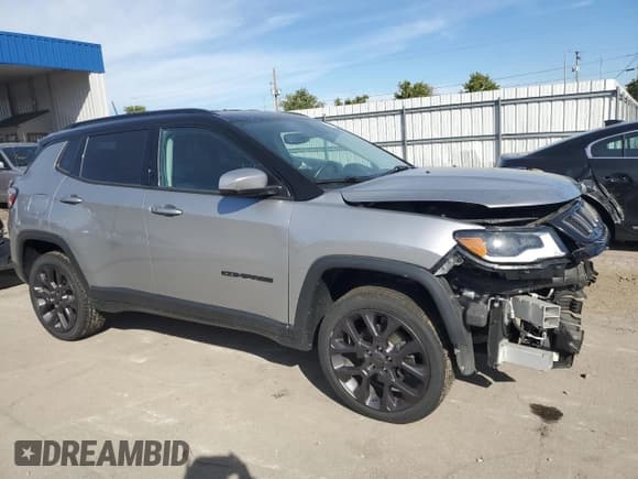 ✅ 2019 Jeep Compass Limited • VIN: 3C4NJDCB5KT669961 • Lot: 82375945. Listed on Copart with 60,233 mi. Free auction sales archive from the USA and detailed vehicle history report at DreamBid. Image 4.