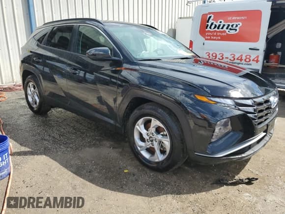 ✅ 2024 Hyundai Tucson SEL • VIN: 5NMJB3DE3RH358440 • Lot: 74699404. Wystawiony na Copart z przebiegiem 17 044 mil. Bezpłatny archiwum sprzedaży aukcyjnych z USA i szczegółowy raport historii pojazdu na DreamBid. Zdjęcie 4.