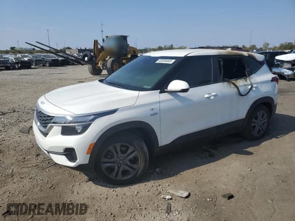 ✅ 2023 Kia Seltos LX • VIN: KNDEPCAAXP7385806 • Lot: 90774665. Wystawiony na Copart z przebiegiem Nie podano. Bezpłatny archiwum sprzedaży aukcyjnych z USA i szczegółowy raport historii pojazdu na DreamBid. Zdjęcie 1.