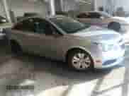 2013 Chevrolet Cruze LS с VIN 1G1PA5SH5D7145164, выставлен на аукционе IAAI как лот 41682743 с пробегом 182 179 миль миль и . История ставок и продаж доступна на DreamBid. Изображение 1.