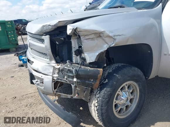 2010 Chevrolet Silverado 1500 LT с VIN 1GCSKSE33AZ173896, выставлен на аукционе IAAI как лот 43259193 с пробегом 143 529 миль миль и . История ставок и продаж доступна на DreamBid. Изображение 6.