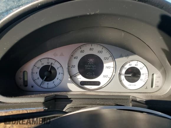 ✅ 2004 Mercedes-Benz E 320 • VIN: WDBUH82J94X114590 • Лот: 46582415. Опубликован ранее на Copart с пробегом 153 639 миль. Бесплатный доступ к архиву аукционных продаж из США и подробный отчёт об истории автомобиля на DreamBid. Изображение 9.