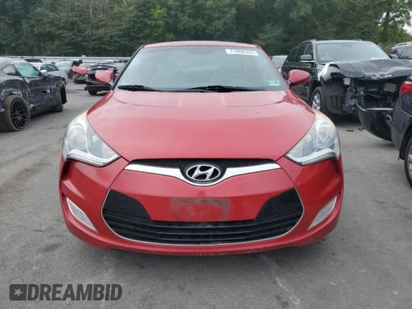 ✅ 2014 Hyundai Veloster • VIN: KMHTC6AD8EU199612 • Lot: 71808324. Wystawiony na Copart z przebiegiem 76 130 mil. Bezpłatny archiwum sprzedaży aukcyjnych z USA i szczegółowy raport historii pojazdu na DreamBid. Zdjęcie 5.