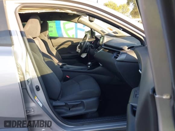 ✅ 2018 Toyota C-HR XLE • VIN: NMTKHMBX1JR015400 • Lot: 43336797. Wystawiony na IAAI z przebiegiem 31 945 mil. Bezpłatny archiwum sprzedaży aukcyjnych z USA i szczegółowy raport historii pojazdu na DreamBid. Zdjęcie 5.