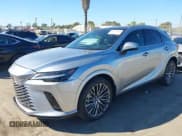 ✅ 2024 Lexus RX 350 Premium Plus • VIN: 2T2BAMCA3RC056921 • Lot: 43530590. Wystawiony na IAAI z przebiegiem 21 887 mil. Bezpłatny archiwum sprzedaży aukcyjnych z USA i szczegółowy raport historii pojazdu na DreamBid. Zdjęcie 17.