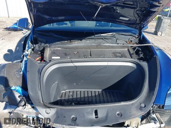 ✅ 2022 Tesla Model Y Long Range • VIN: 7SAYGDEE0NF344188 • Lot: 43321079. Wystawiony na IAAI z przebiegiem 50 018 mil. Bezpłatny archiwum sprzedaży aukcyjnych z USA i szczegółowy raport historii pojazdu na DreamBid. Zdjęcie 10.