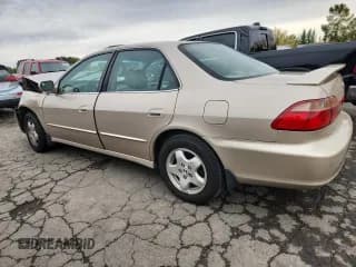✅ 2000 Honda Accord EX • VIN: 1HGCG1653YA093234 • Лот: 90678075. Опубликован ранее на Copart с пробегом Не указан. Бесплатный доступ к архиву аукционных продаж из США и подробный отчёт об истории автомобиля на DreamBid. Изображение 2.