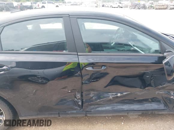 ✅ 2023 Kia Forte LXS • VIN: 3KPF24AD8PE687775 • Lot: 43048793. Wystawiony na IAAI z przebiegiem 29 738 mil. Bezpłatny archiwum sprzedaży aukcyjnych z USA i szczegółowy raport historii pojazdu na DreamBid. Zdjęcie 14.