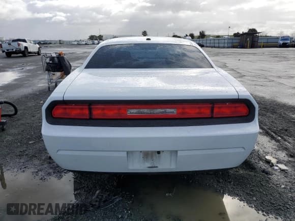 ✅ 2010 Dodge Challenger SE • VIN: 2B3CJ4DVXAH322540 • Lot: 48812875. Wystawiony na Copart z przebiegiem 164 208 mil. Bezpłatny archiwum sprzedaży aukcyjnych z USA i szczegółowy raport historii pojazdu na DreamBid. Zdjęcie 6.