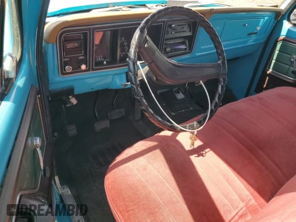 ✅ 1977 FORD All Models F150 • VIN: F15BRY70443 • Lot: 71598334. Wystawiony na Copart z przebiegiem 29 909 mil. Bezpłatny archiwum sprzedaży aukcyjnych z USA i szczegółowy raport historii pojazdu na DreamBid. Zdjęcie 8.