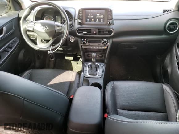 ✅ 2020 Hyundai Kona Limited • VIN: KM8K3CA57LU412128 • Лот: 49233614. Опубликован ранее на Copart с пробегом 33 557 миль. Бесплатный доступ к архиву аукционных продаж из США и подробный отчёт об истории автомобиля на DreamBid. Изображение 8.