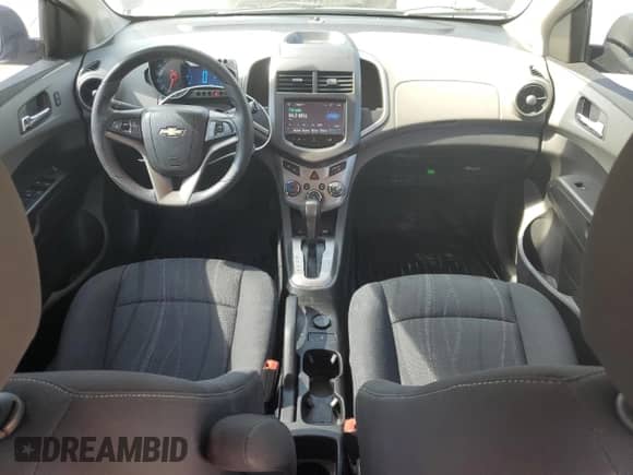 2015 Chevrolet Sonic LT z VIN 1G1JC6SB0F4211786, wystawiony jako Copart lot #65592775 z przebiegiem 97 042 mil mil oraz Nie do naprawy • Non repairable. Historia ofert i sprzedaży dostępna na DreamBid. Obrazek 8.