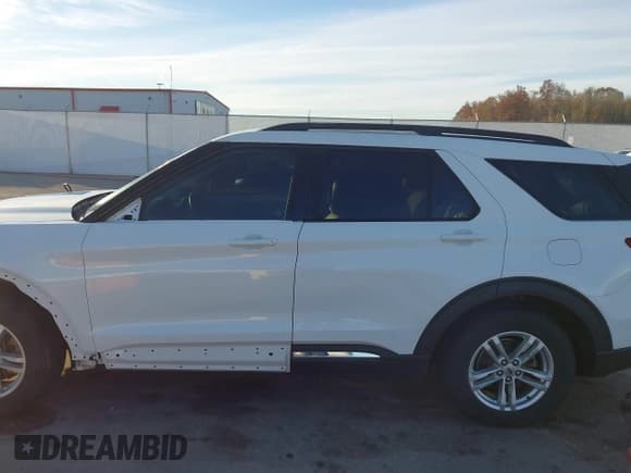✅ 2020 Ford Explorer XLT • VIN: 1FMSK7DH9LGB15277 • Lot: 43677993. Wystawiony na IAAI z przebiegiem 98 285 mil. Bezpłatny archiwum sprzedaży aukcyjnych z USA i szczegółowy raport historii pojazdu na DreamBid. Zdjęcie 15.
