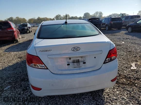 ✅ 2016 Hyundai Accent SE • VIN: KMHCT4AE0GU142241 • Лот: 76426954. Опубликован ранее на Copart с пробегом 150 976 миль. Бесплатный доступ к архиву аукционных продаж из США и подробный отчёт об истории автомобиля на DreamBid. Изображение 6.