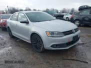 ✅ 2011 Volkswagen Jetta SEL • VIN: 3VWLZ7AJ4BM354653 • Лот: 41058793. Опубликован ранее на IAAI с пробегом 324 833 миль. Бесплатный доступ к архиву аукционных продаж из США и подробный отчёт об истории автомобиля на DreamBid. Изображение 1.