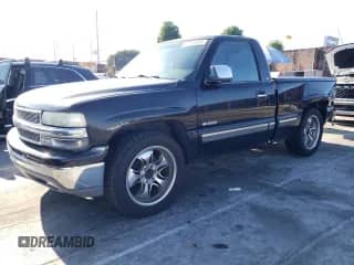 2002 Chevrolet Silverado 1500 with VIN 1GCEC14V22Z182694, listed as a Copart auction lot 70508805 with 182,111 mi miles and Salvage title. Bid and sale history available at DreamBid. Image 1.